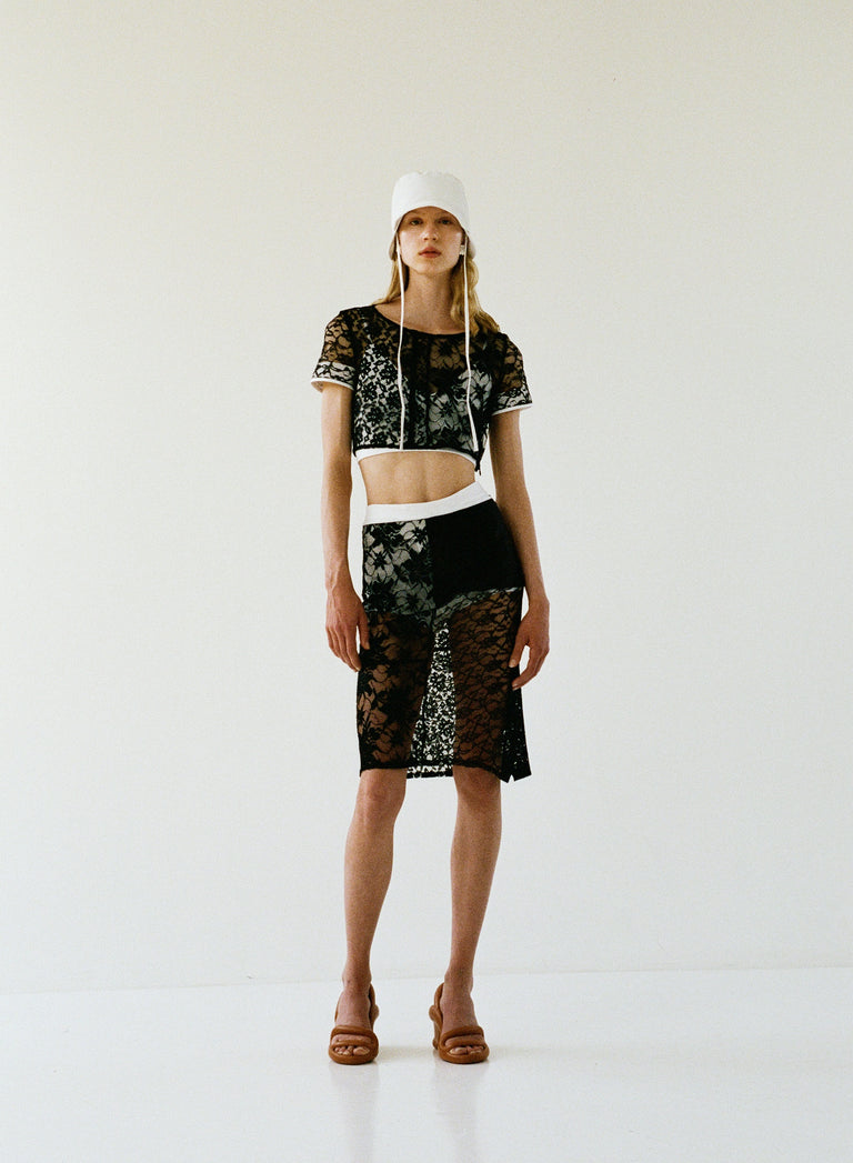 LACE CROP TOP